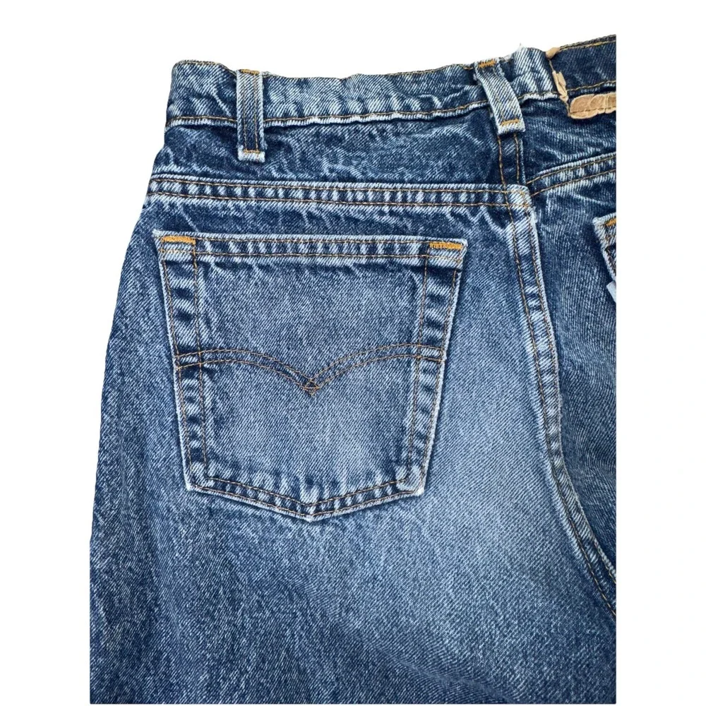 Levis please note